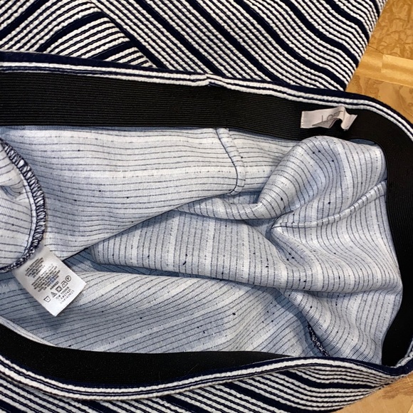 LOFT Black & White Striped Pencil Skirt Size XLT Tall - Picture 8 of 9